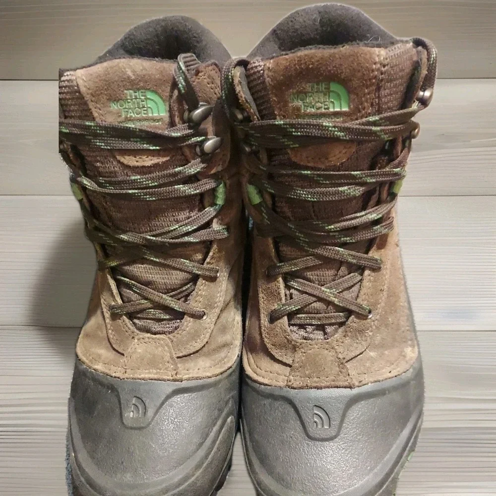 The North Face Heat Seeker 200g Insulated Waterproof Snow Mens Size 9 Boots Hike